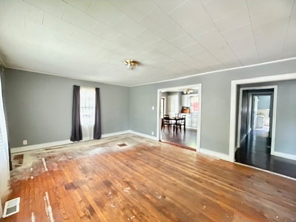 3rd image of 101 Walnut St