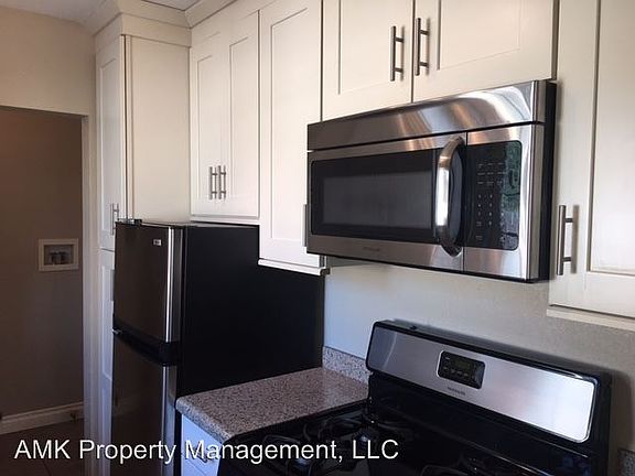 5th image of 4335 Bancroft St