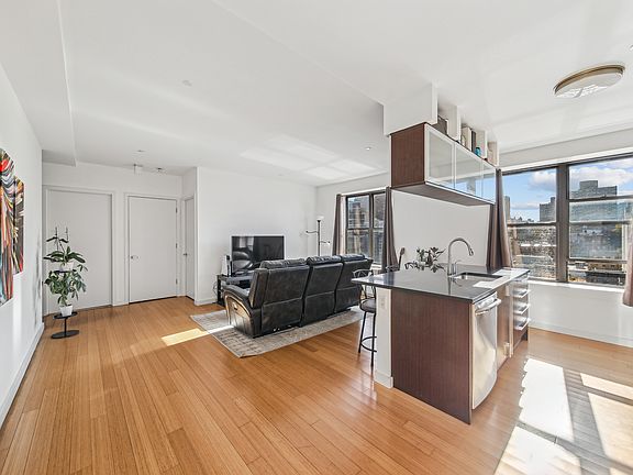 4th image of 317 E 111th St APT 6B