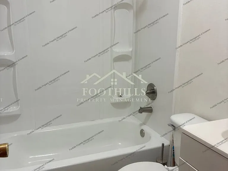 202 Kennemore St #8 — Photo 7