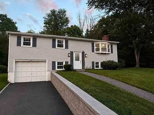 40 Colony Dr, Winsted, CT 06098