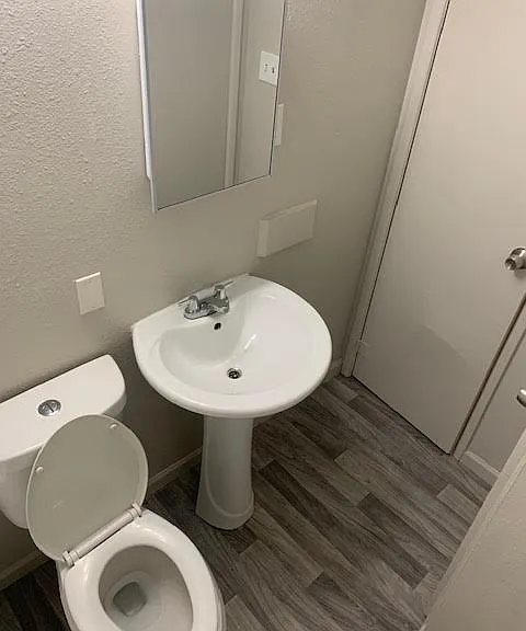 734 Saint Nicholas Dr — Photo 8