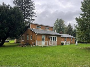 1125 N Lakeshore Rd, Pt Sanilac, MI 48469