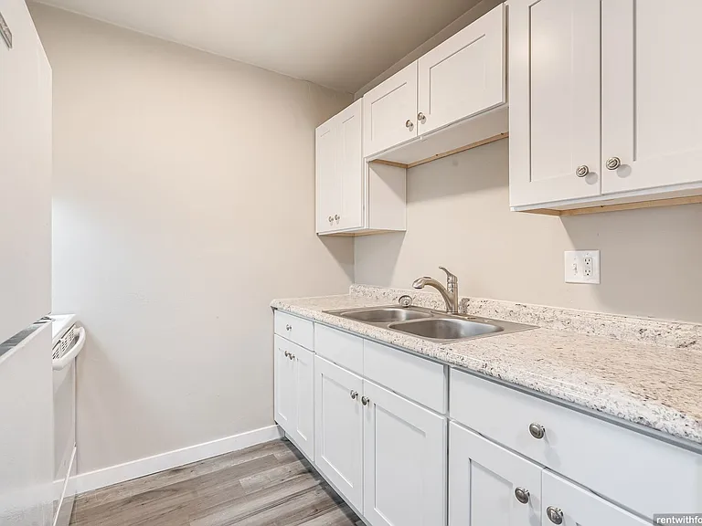 EVERGREEN PLACE — Photo 19
