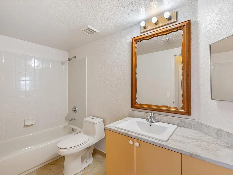 1204 Belmont Ln #1204 — Photo 15