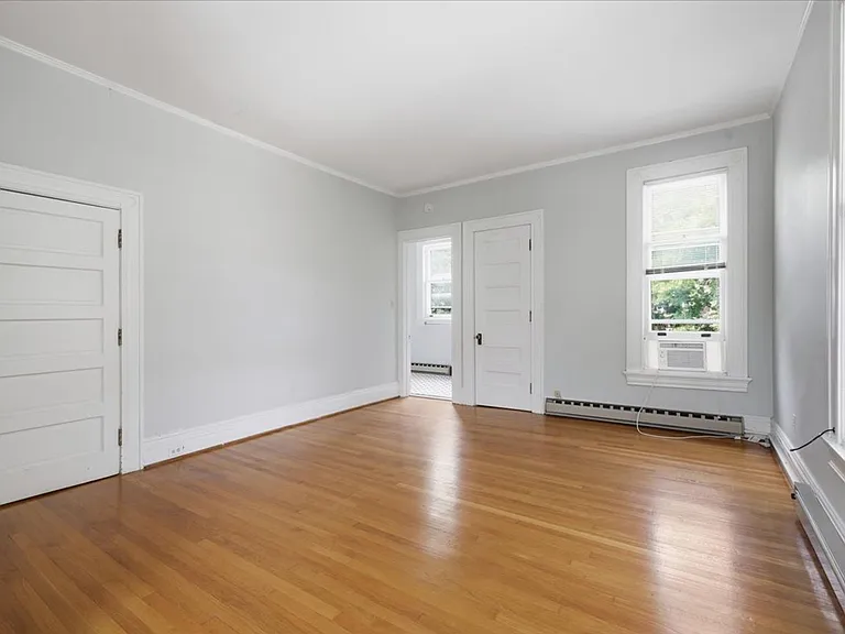 825 Delaware Ave — Photo 16