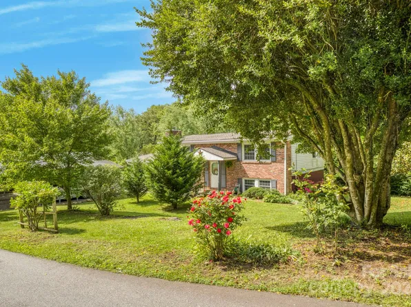 30 Willow Dr, Brevard, NC 28712