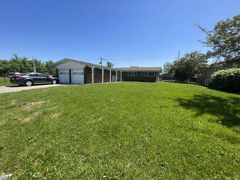 2585 Union St — Photo 1