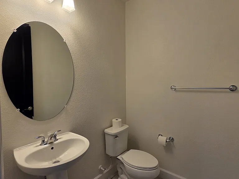 953 Kennedy Dr — Photo 14