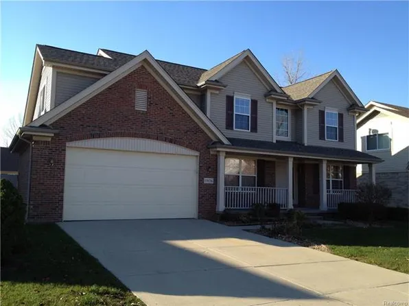 19156 Red Oak Ln, Brownstown, MI 48193