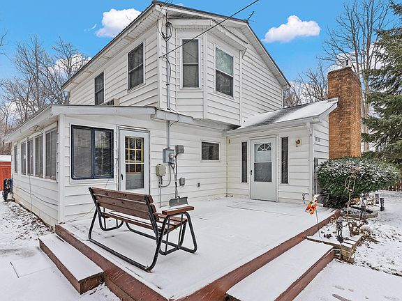 4th image of 10528 Lake Shore Dr