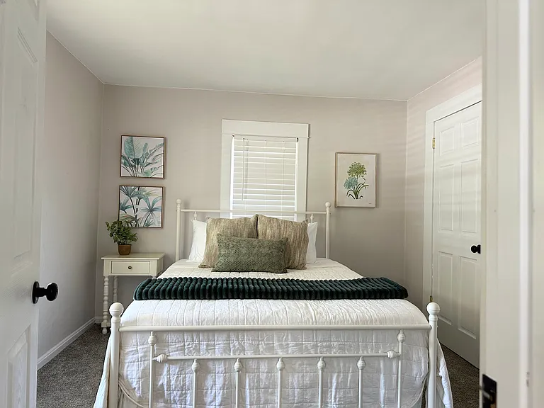 2468 N Wauwatosa Ave — Photo 4