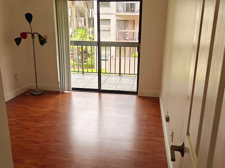 8820 SW 132nd Pl #206-D — Photo 5