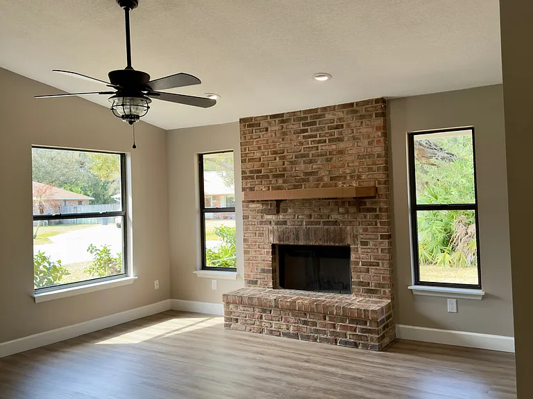 1305 Northside Dr — Photo 4