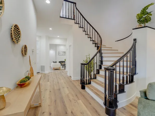 9744 Keeneland Row, La Jolla, CA 92037