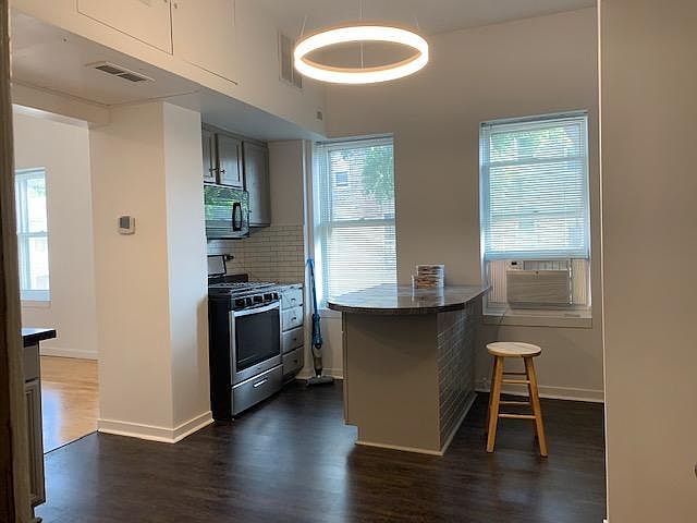 1st image of 3559 S Winchester Ave #2R