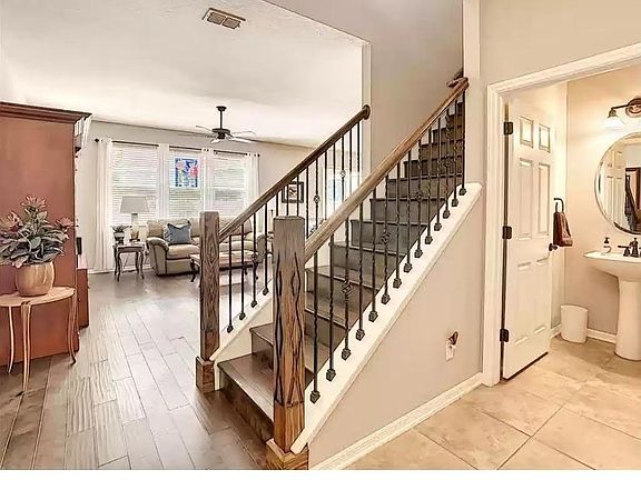 4th image of 17600 Glenapp Dr