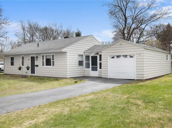 6 Fairchild Rd, Rochester, NY 14606