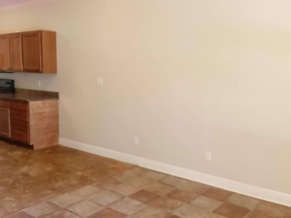 4th image of 101 Flagstone Dr #101