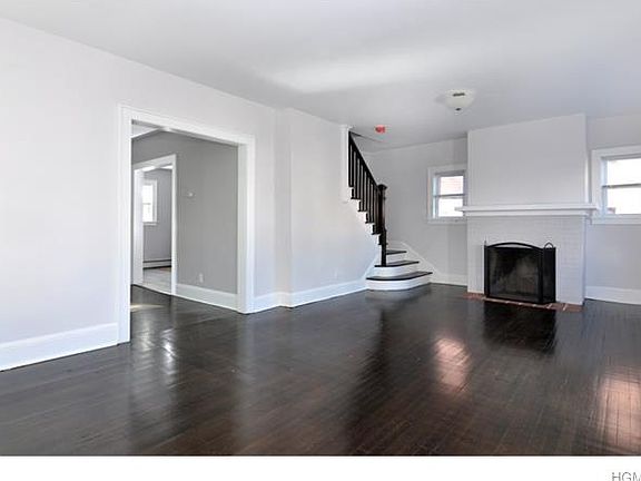 2nd image of 20 Amsterdam Pl
