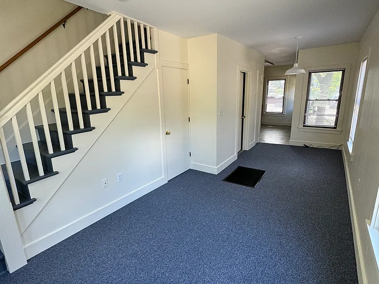 684 Riverside Dr — Photo 10