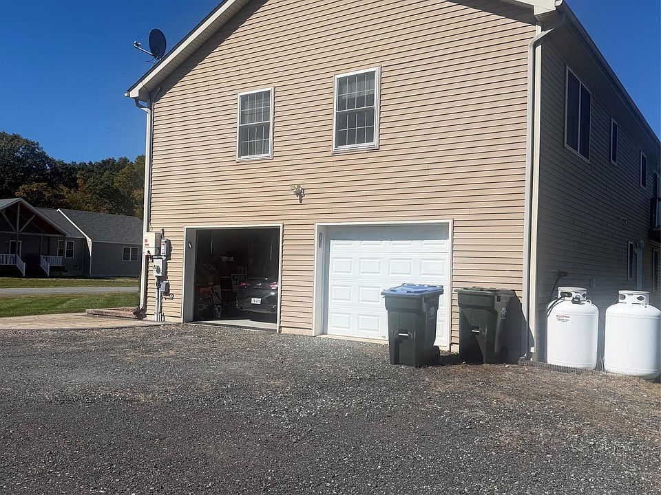 2nd image of 44 Beverly Road