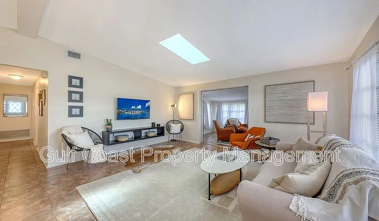 2551 Waneta Dr — Photo 8