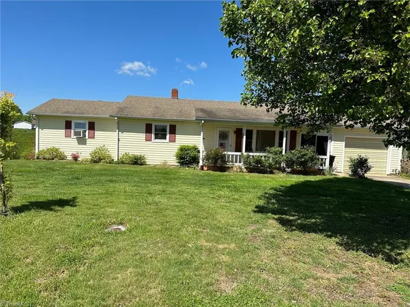 267 Cartpath Rd, North Wilkesboro, NC 28659