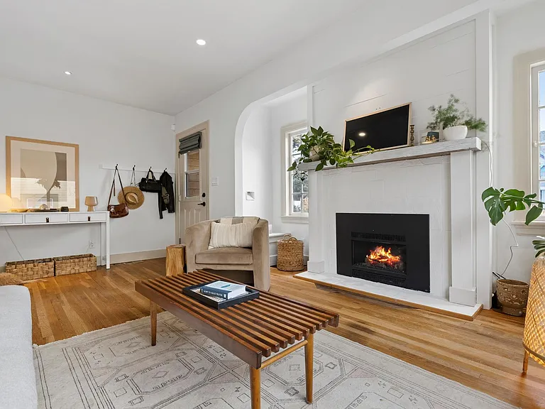 2613 Williams St — Photo 5