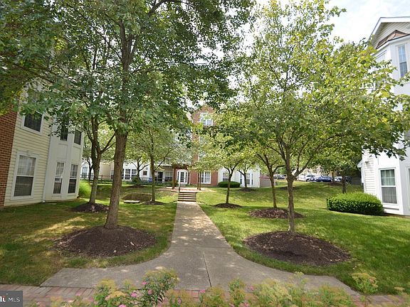 4th image of 3109 River Bend Ct APT D103