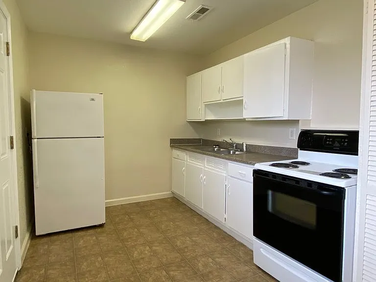 3434 SW Brendan Ave — Photo 6