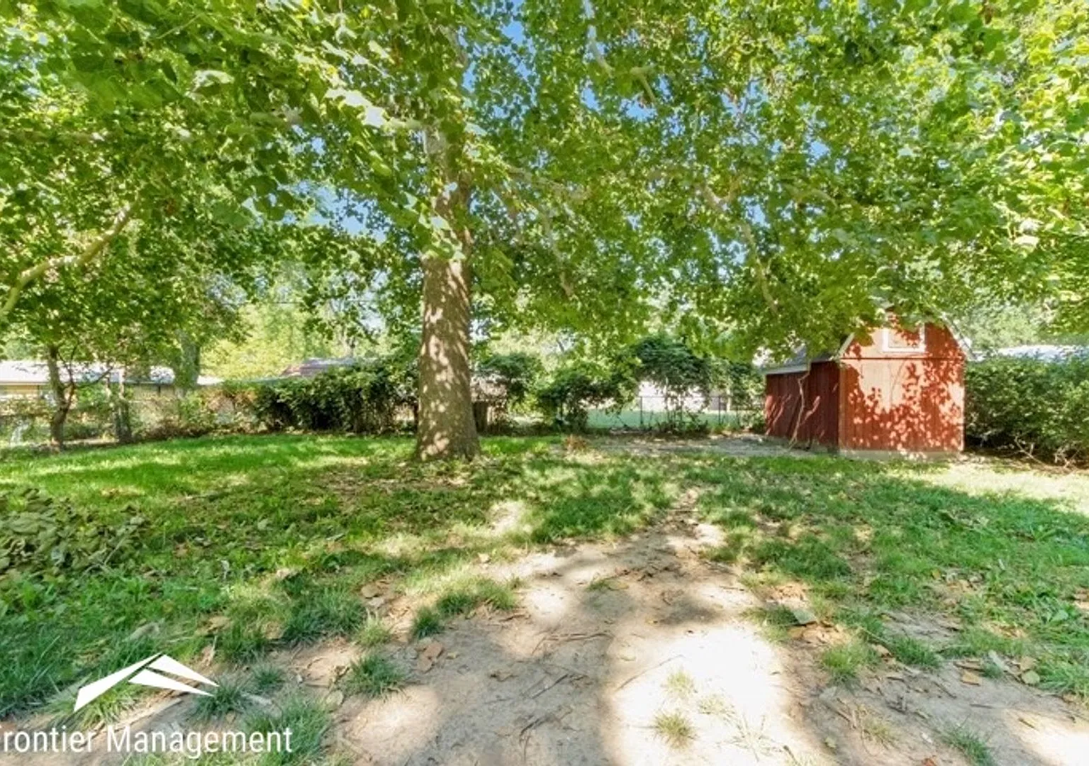 Awesome 3 bedroom home located in a quiet family neighborhood close to to K-State, schools, and s... — Photo 2