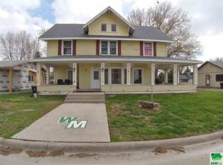 1711 Sunset Dr, Onawa, IA 51040