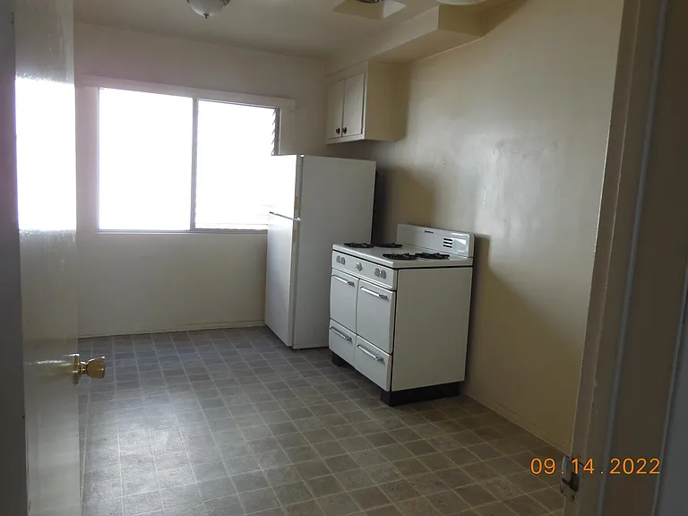 724 S Sycamore Ave #102 — Photo 5