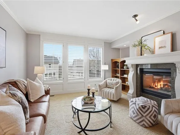 15708 Linden St, Overland Park, KS 66224