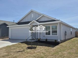 416 Silvercloud Dr, Lockhart, TX 78644