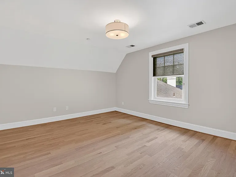 5718 Huntington Pkwy — Photo 67