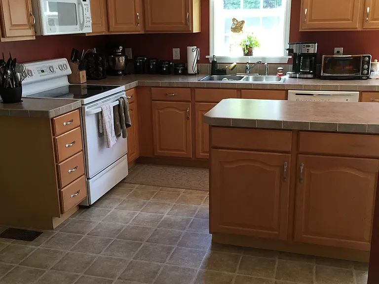 216 Strawberry Plains Rd — Photo 8