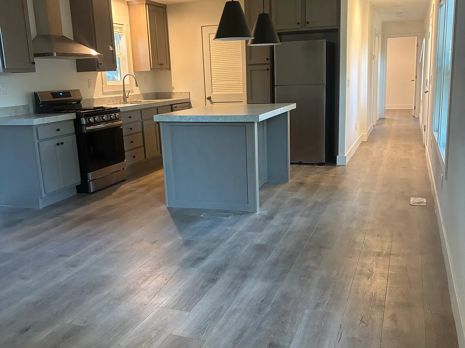 3 bed, 950 sqft, $1,195 — Photo 2
