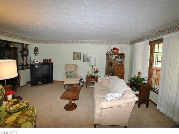 3rd image of 16550 S White Oaks Dr