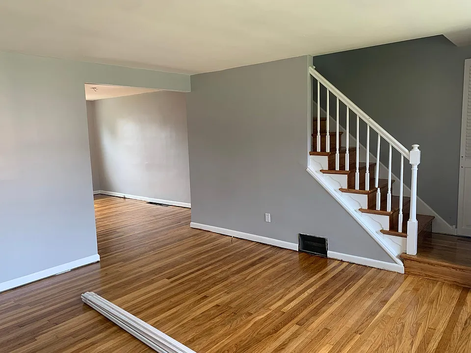 1325 Elson Rd