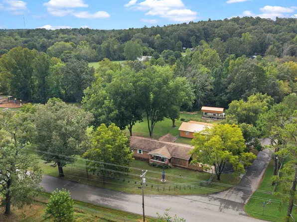 215 W Main St, Evening Shade, AR 72532