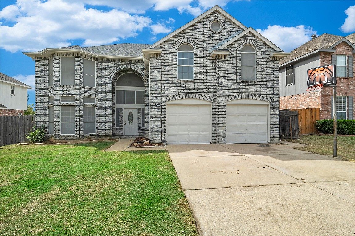 6200 Kingswood Dr Arlington TX 76001 Zillow