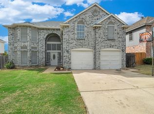 6200 Kingswood Dr, Arlington, TX 76001