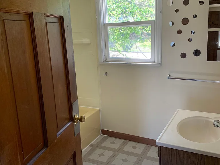 2107 Birch St — Photo 6