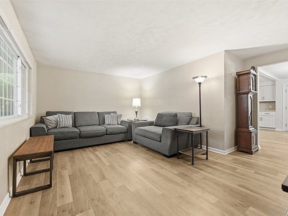 5th image of 1710 Gina Dr