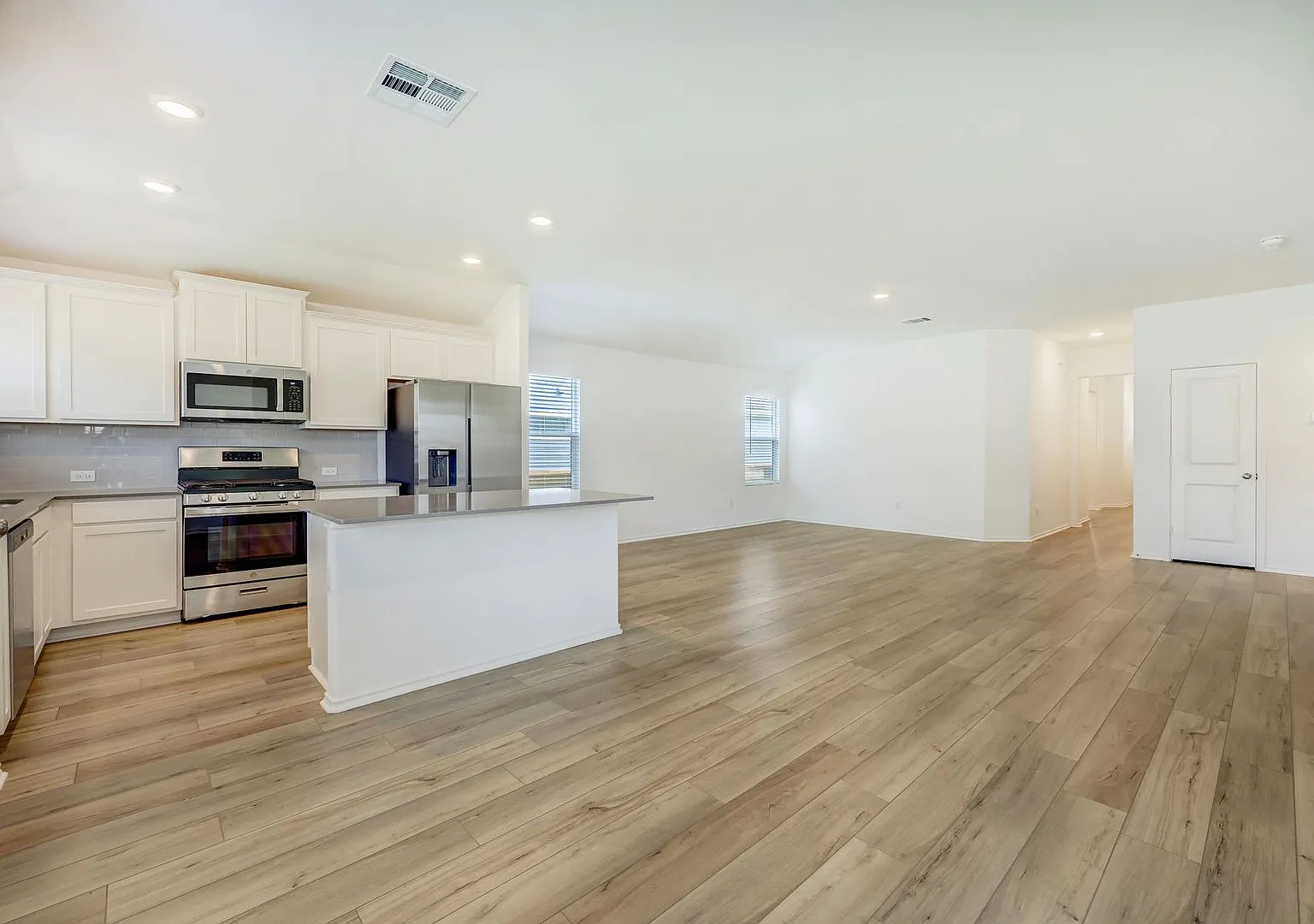 Coming soon: Beautiful 3 bedroom/2 bath — Photo 4