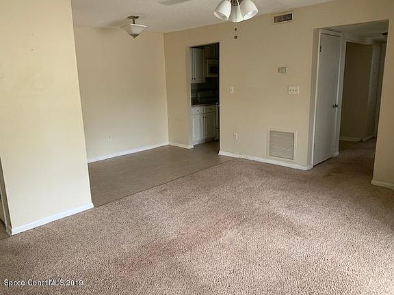 2nd image of 3535 Sable Palm Ln Unit I