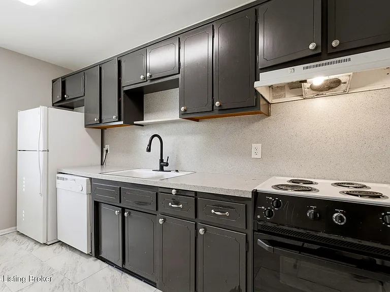 319 Idlewylde Dr #4 — Photo 4