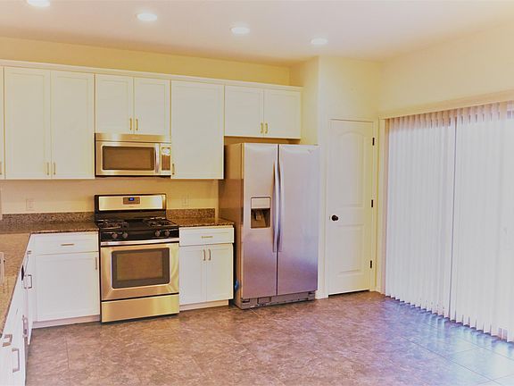 5th image of 4295 Kings Canyon Way